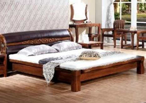 高档双人床木制版式双人床等家具的拆卸